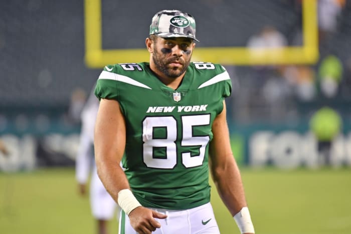 Aug 12, 2022; Philadelphia, Pennsylvania, USA; New York Jets tight end Trevon Wesco (85) against the Philadelphia Eagles at Lincoln Financial Field. Mandatory Credit: Eric Hartline-USA TODAY Sports